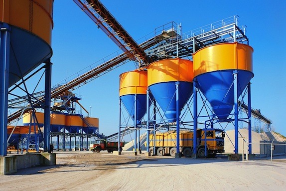 Flow of solids in hoppers